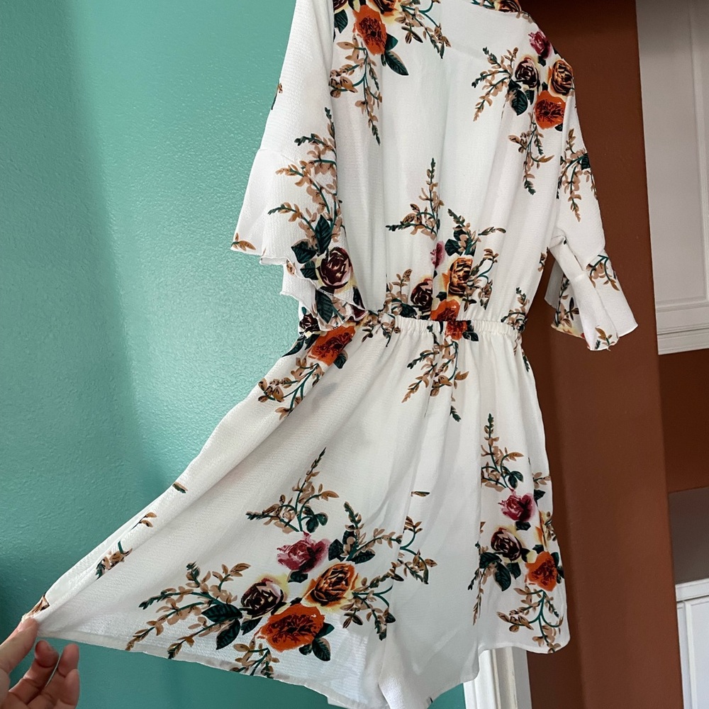 Cute Romper - Picture 3 of 5